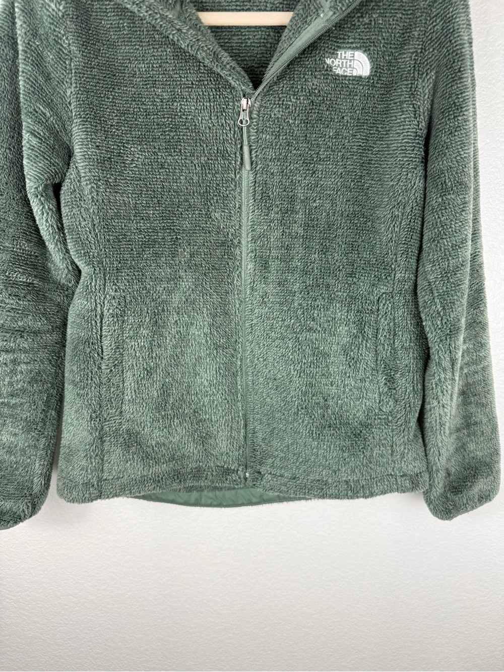 The North Face Women's Green Faux Fur Fleece Jacket size S - Picture 5 of 10